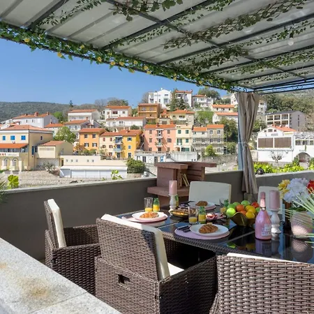 Pensión Riva Luxury Seafront
