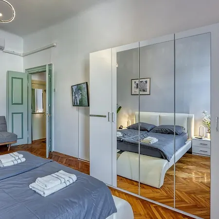 Riva Luxury Seafront Rabac