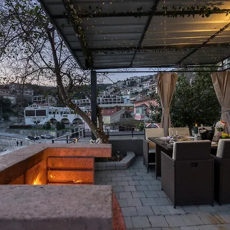 Pensión Riva Luxury Seafront 4*