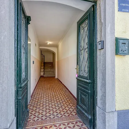 Riva Luxury Seafront Rabac